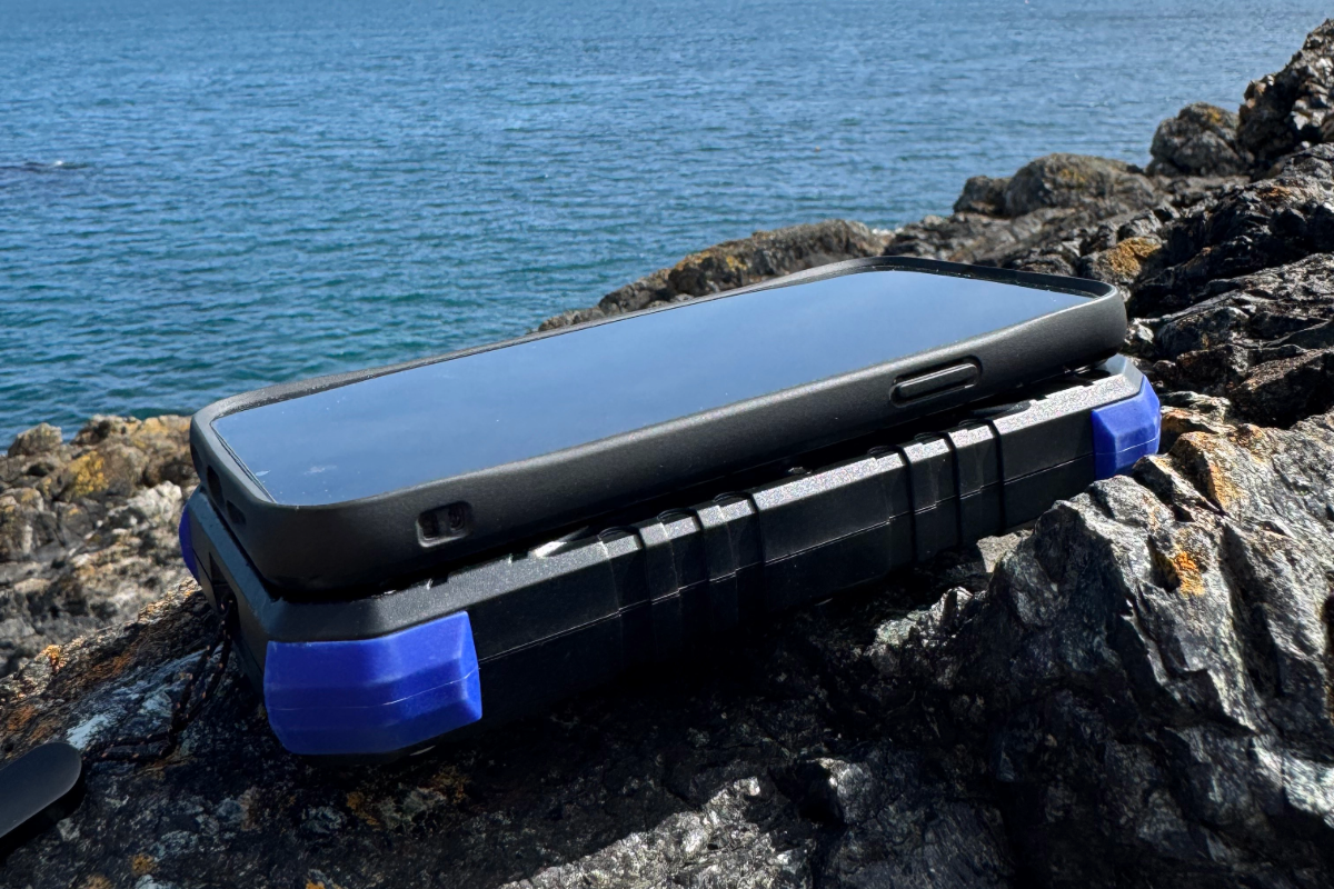 DuraBank 10000 | Rugged Wireless Charging Power Bank