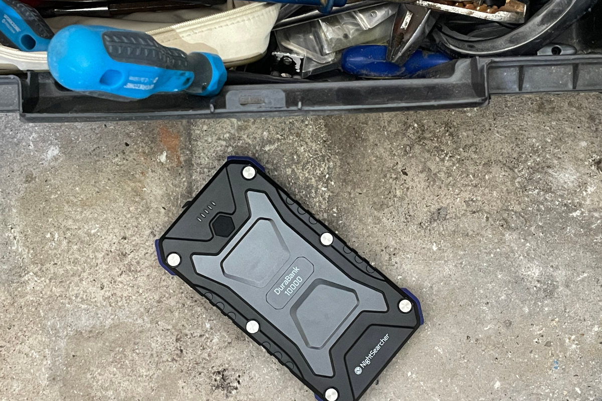 DuraBank 10000 | Rugged Wireless Charging Power Bank